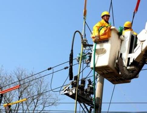 國網玉山縣供電公司利用旁路開關開展帶負荷不停電作業