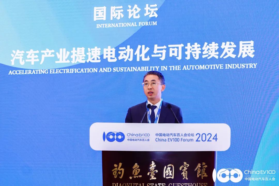 華為侯金龍：加速以超快充為主的充電基礎設施建設，提升用戶體驗，促進電動汽車消費與普及