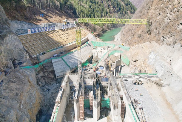 四川綽斯甲水電站生態機組首倉混凝土澆筑