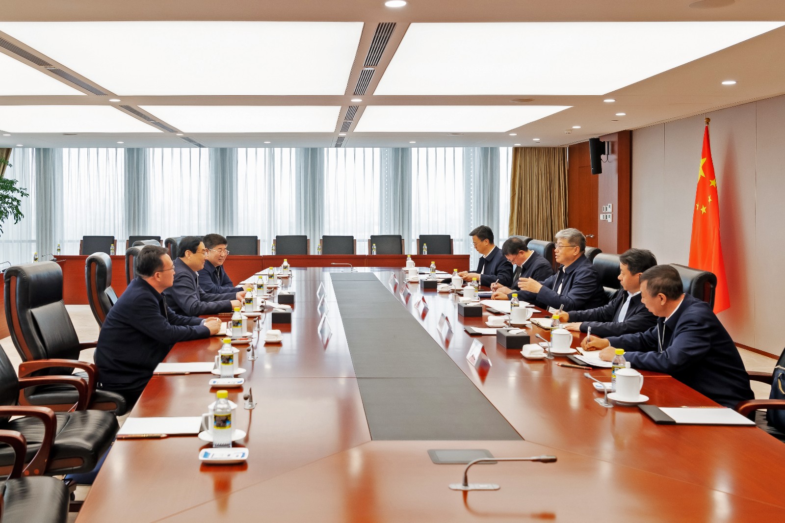 國家能源集團黨組書記、董事長劉國躍會見陜西省政協副主席、榆林市委書記張曉光
