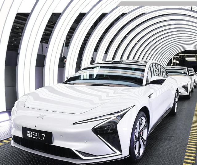 從一輛新能源車看產業升級與變革