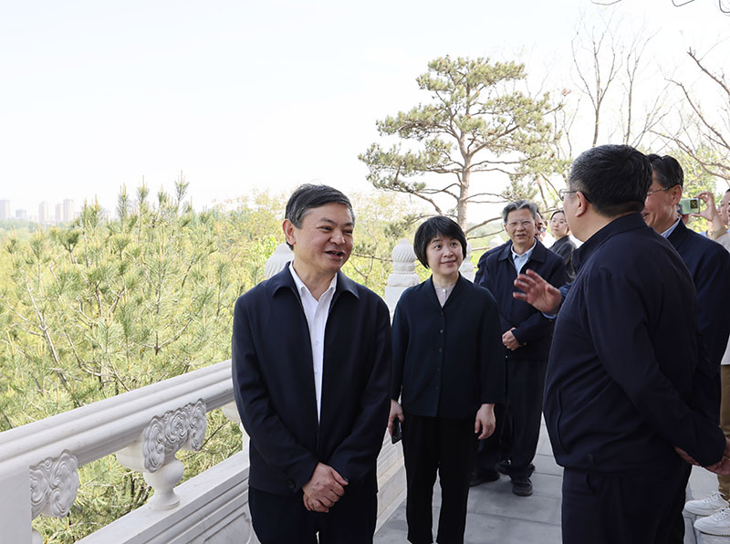 生態環境部部長黃潤秋赴北京城市副中心調研生態環境保護工作