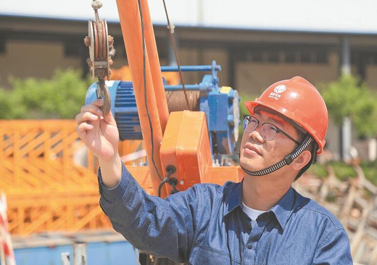 付強：泡在現場盯細節 扎根一線創成果