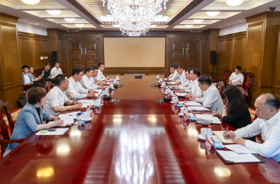 大唐集團總經理、黨組副書記張傳江與阜新市委書記胡濤、市長周鵬舉會談