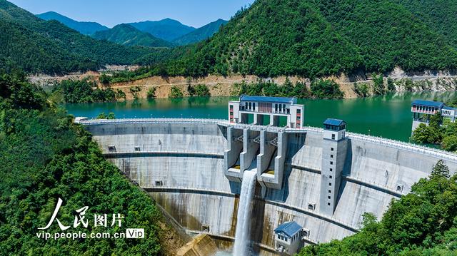 浙江雙溪口水電站發電機組試運行
