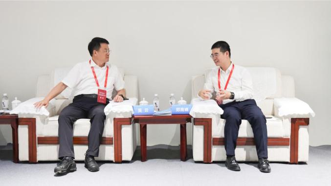 吳云與中國科學院院士、中國氫能聯盟戰略指導
