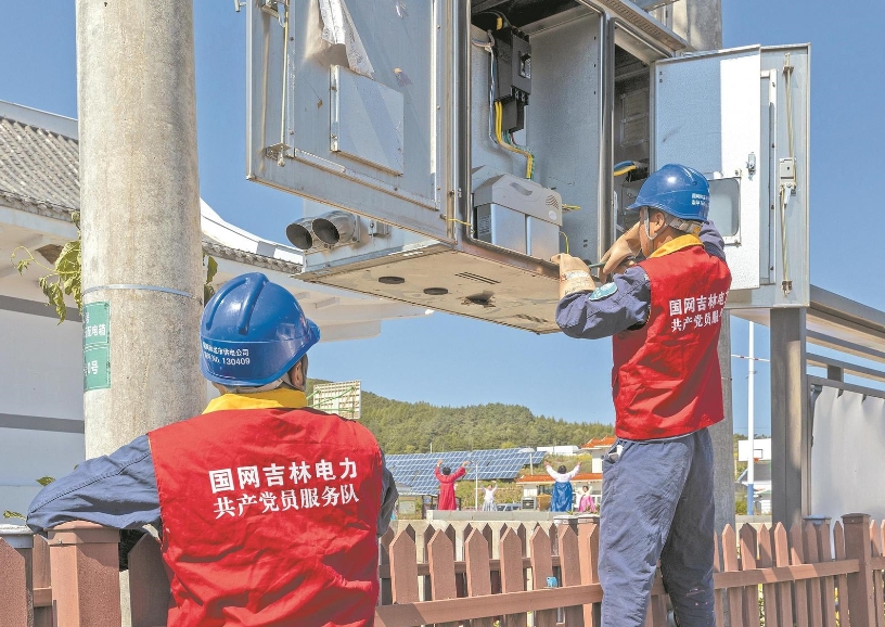 國網和龍市供電公司幫助旅游景區修復受損電纜
