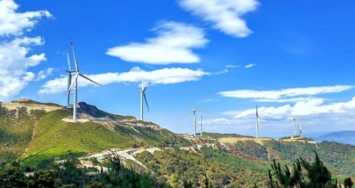 雅礱江臘巴山風電場二期全容量并網發電