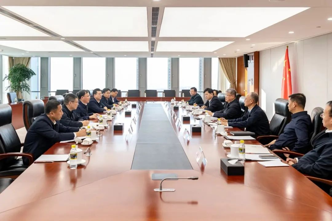 國家能源集團黨組書記、董事長劉國躍與中國大唐黨組副書記、總經理張傳江會談