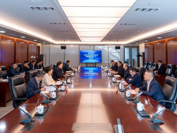 華電集團副總經理吳敬凱會見中國電建黨委常委、副總經理徐鵬程