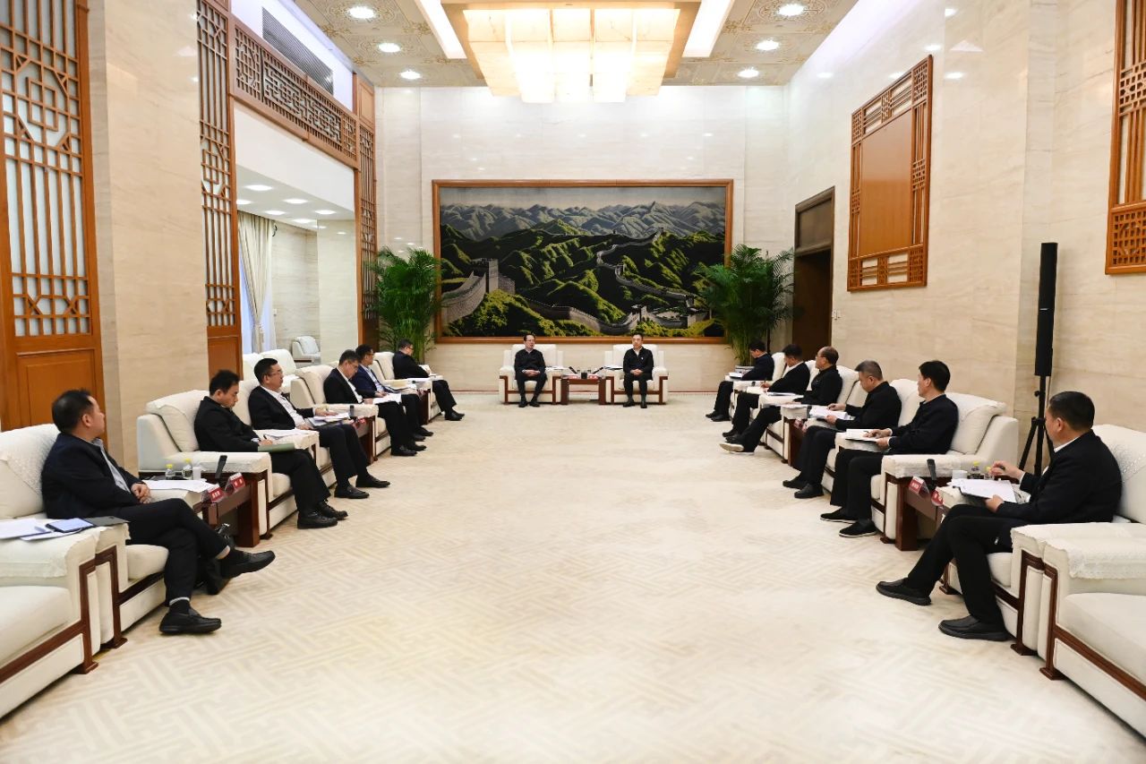大唐集團黨組書記、董事長鄒磊與中國電建黨委書記、董事長丁焰章會談