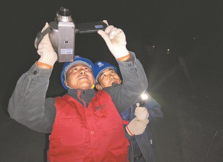 青海貴南縣：零下15攝氏度，冬夜巡檢保供電
