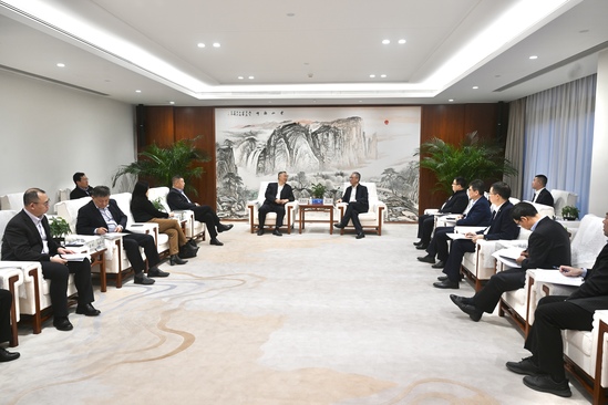 中國電建黨委副書記、總經理王斌與中國機電商會黨委書記、會長張鈺晶舉行會談