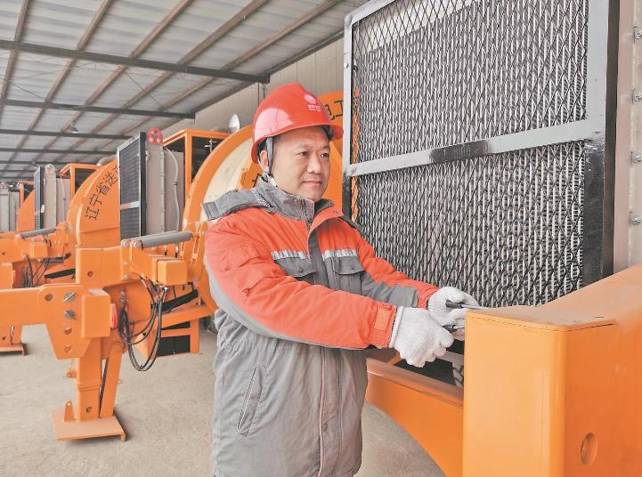 【國網特等勞?！筷愓穑簞撔鹿圆铰牟煌?破解電網施工難題