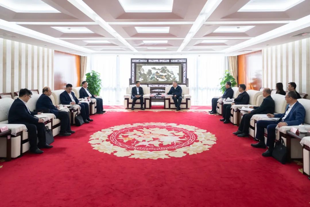 中國華電總經理葉向東與山東能源集團黨委書記、董事長李偉舉行會談