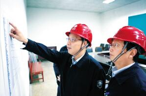 以實干彰顯責任與擔當——記國家電網公司優秀共產黨員、陜西安康水電廠廠長左園忠