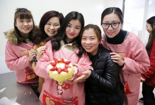 貴池供電：快樂包餃子 歡慶女神節