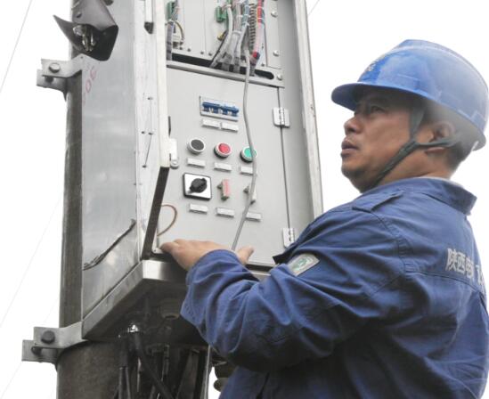 用執著和堅守書寫地電人忠誠與擔當——記陜西省地方電力集團南鄭供電分公司大河坎運維班一組組長胡越新