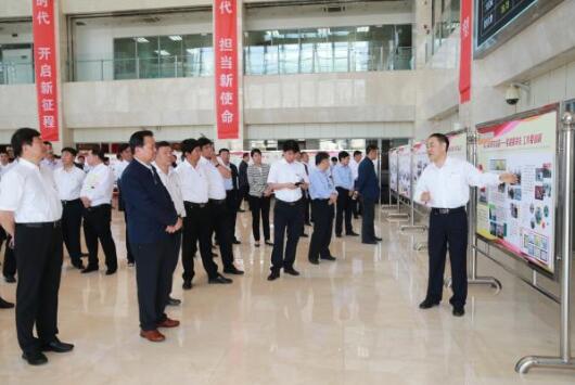 同煤集團黨委工作會暨“三基建設”、整治群眾身邊腐敗問題推進會與會人員參觀塔山發電黨建工作